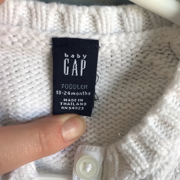 18-24mo_ GAP white button up sweater - Picture 2 of 5